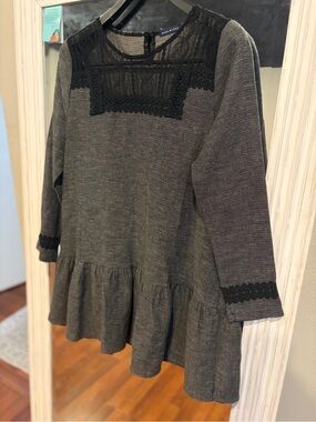 Basil Lola Gray Lace-Trim Long Sleeve Tunic Dress